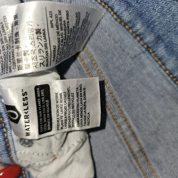 Vintage Levi's SilverTab High Waist Mom Jeans - Picture 5 of 9